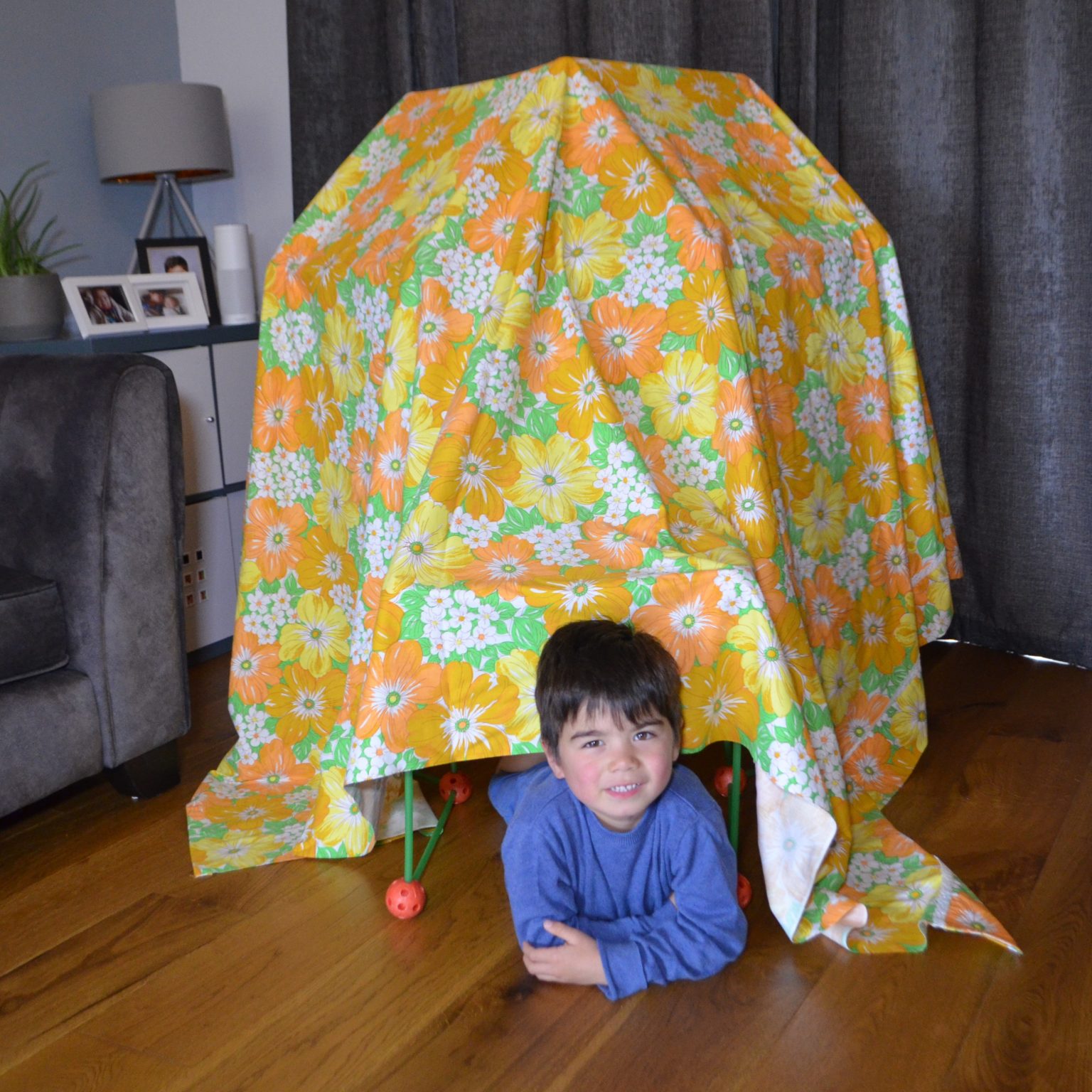 Glow-in-the-Dark Build-A-Fort Buddy & Barney