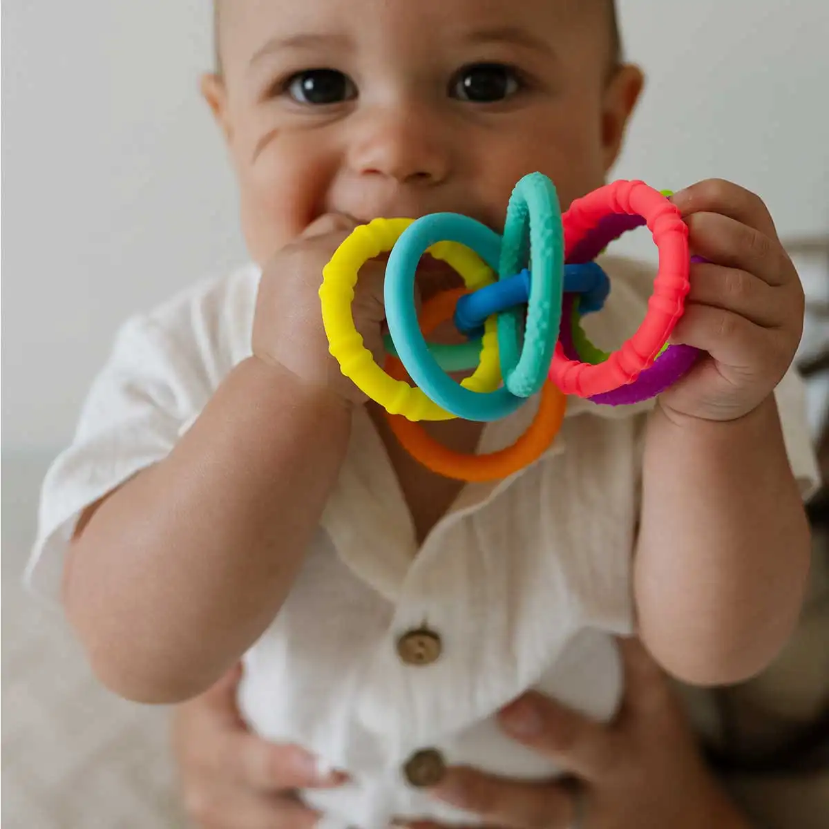 Ohlii Silicon Ring Baby Sensory Toy by Möbi Games