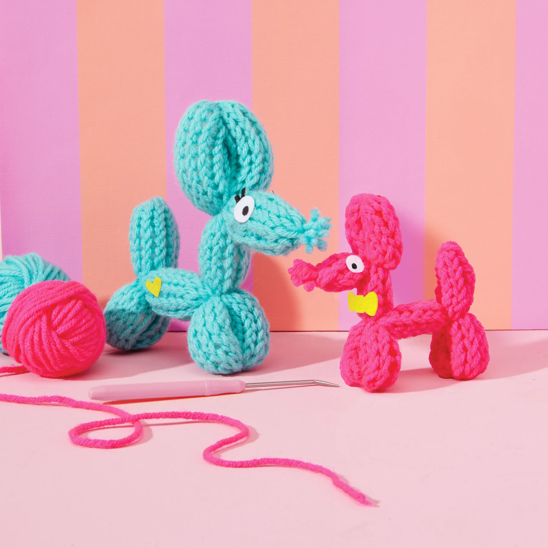 Nimble Knitter Flipper Finished Knitted Balloon Dog Crafts